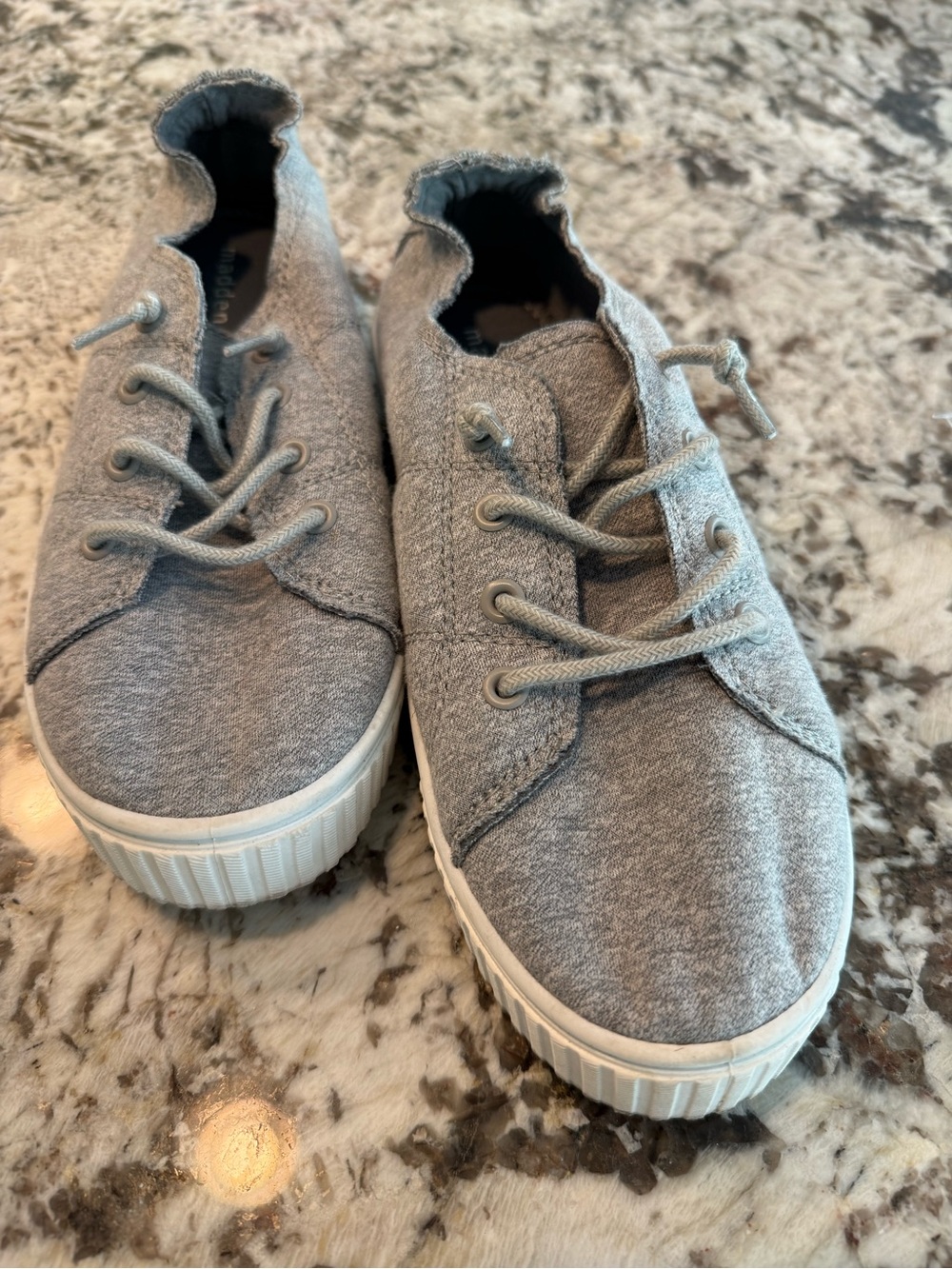Madden Girl sneaker